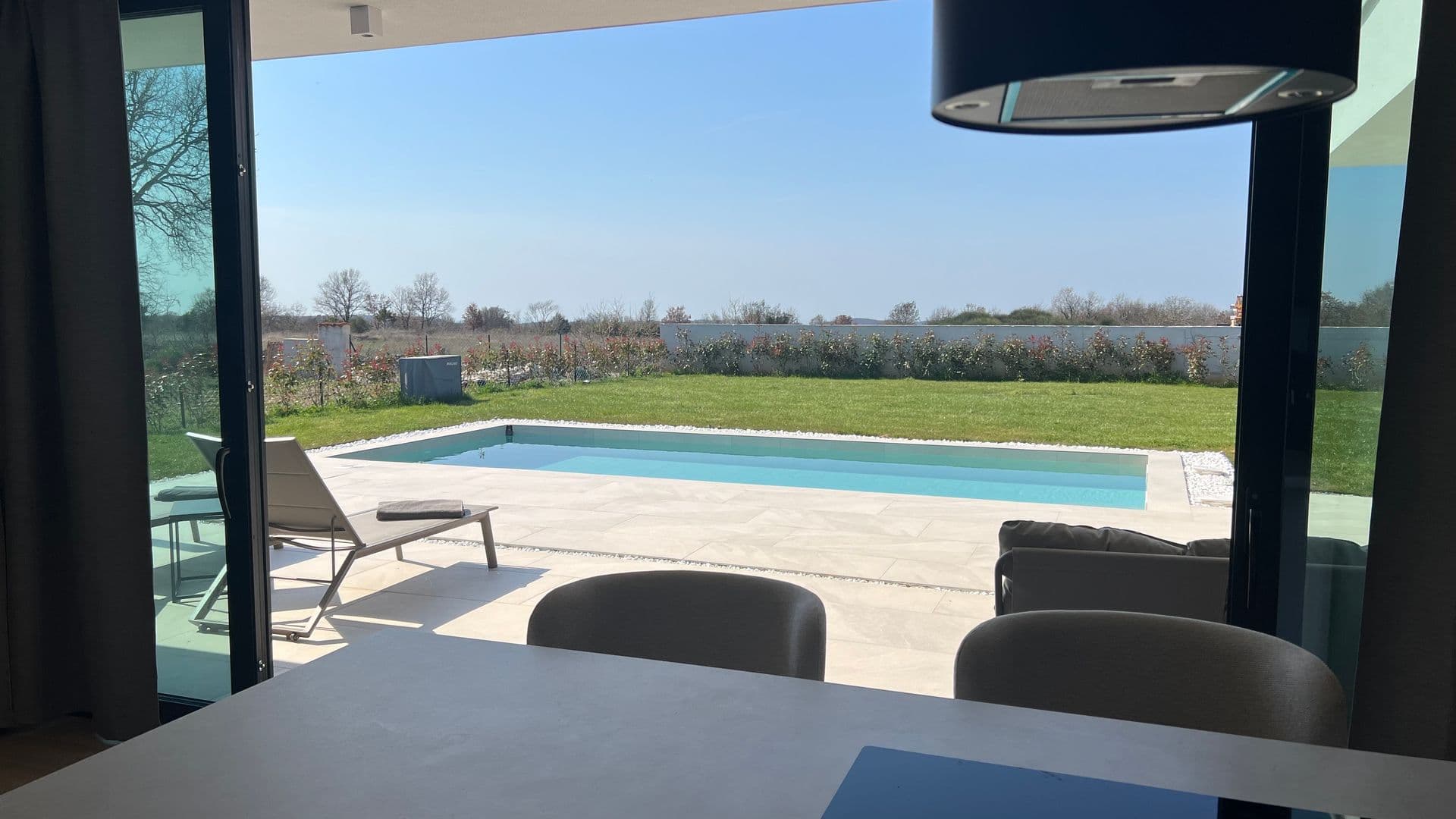 kuhinjski otok pogled